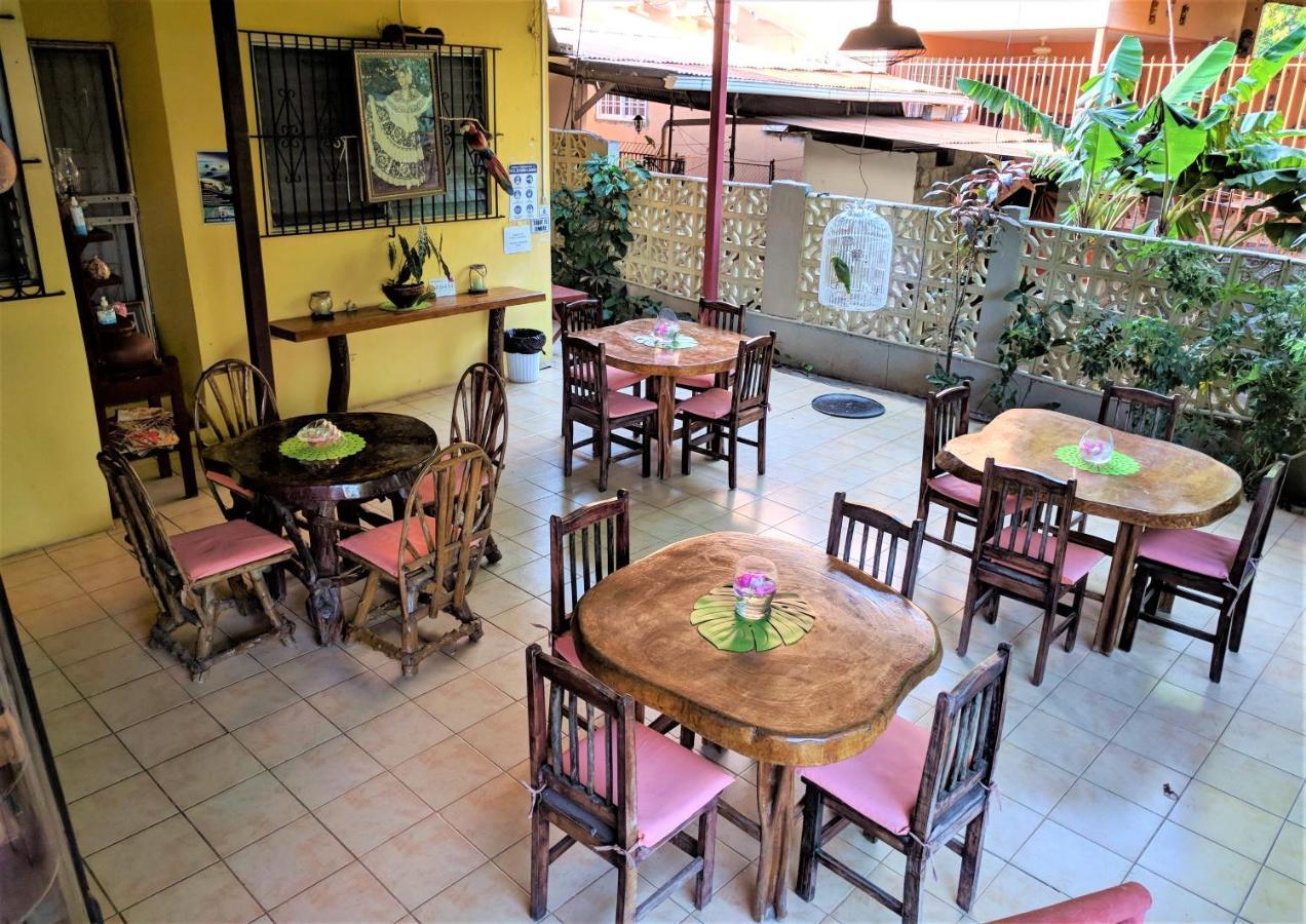 Hostal Dona Maria Pedasi Town Exterior foto
