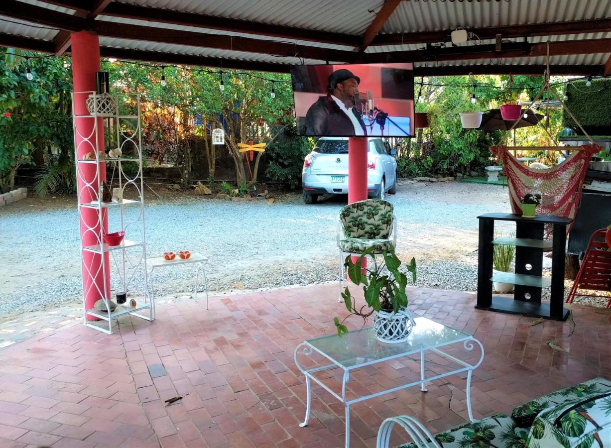 Hostal Dona Maria Pedasi Town Exterior foto