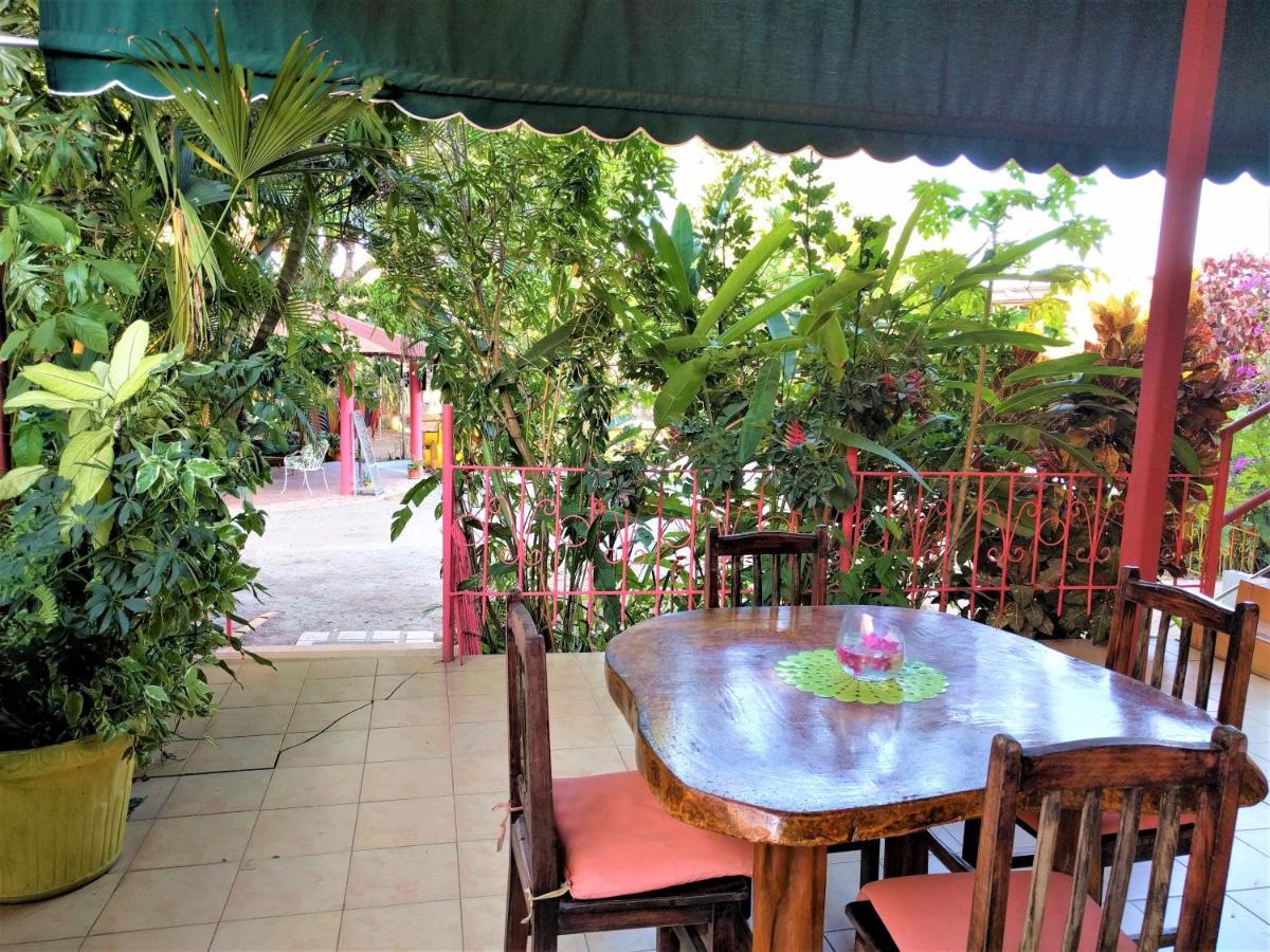 Hostal Dona Maria Pedasi Town Exterior foto